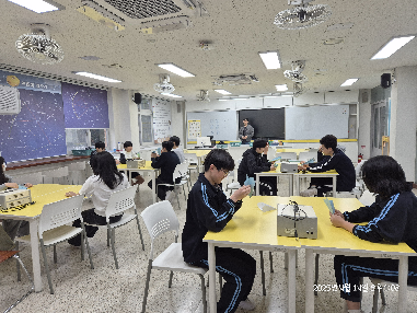 과학중점주간 행사-종이비행기 멀리 날리기 축제